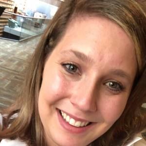 Meet your Posher, Becca